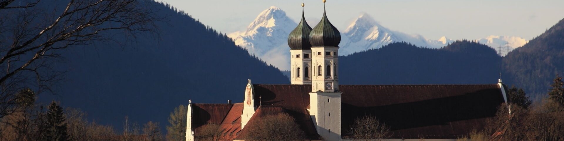 This is a photograph of an architectural monument. It is on the list of cultural monuments of Bayern, no. 0