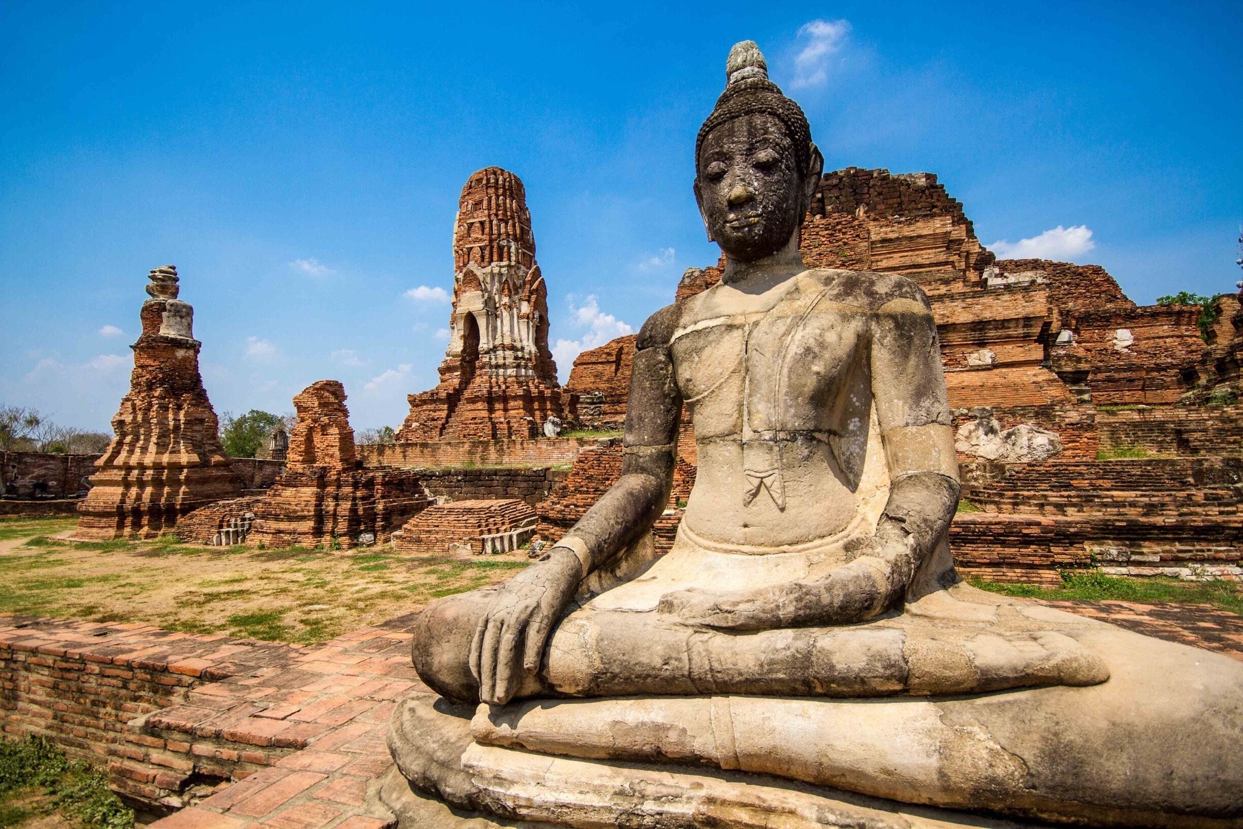 The charming ruins of Wat Mahathat in #Ayutthaya, #Thailand 🇹🇭
#LifeAtExpedia
