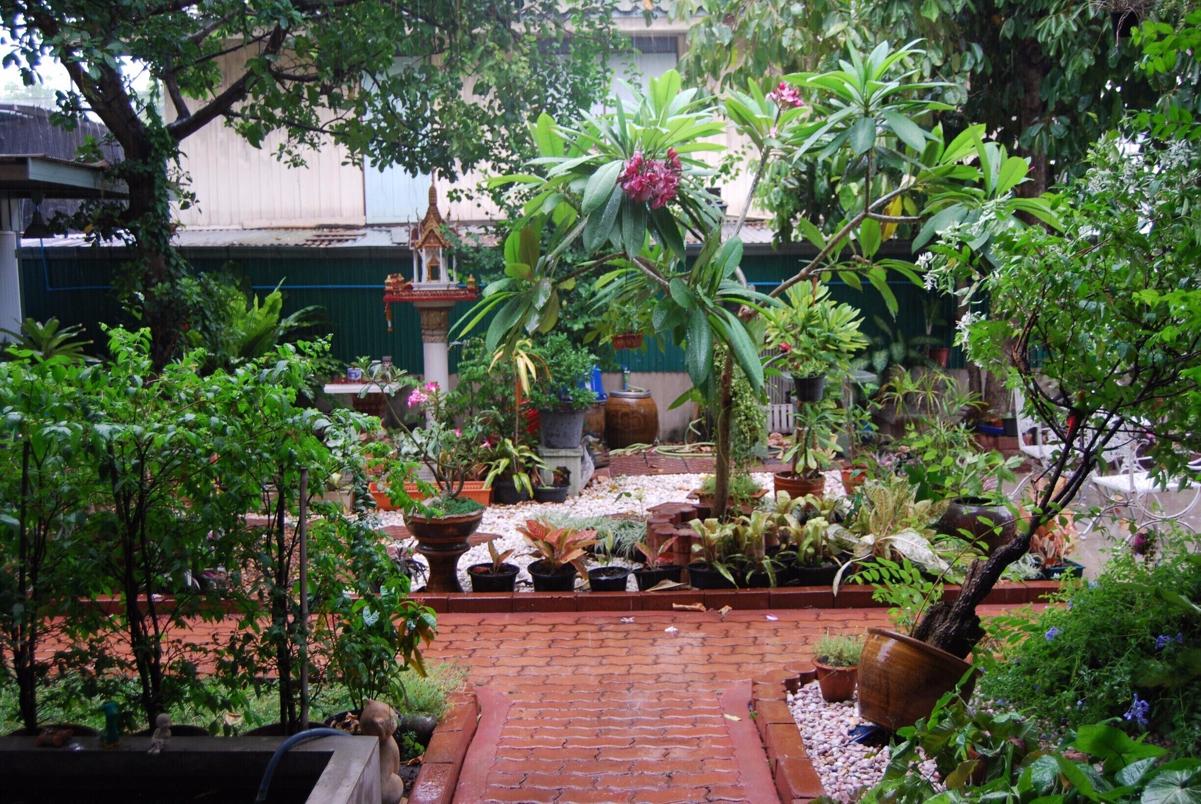 Ban Boonchu Bed and Breakfast is an absolutely wondeful place to stay. We were the first people to stay with them from AirBnB but they have been open for several years. The property is a large wooden house that has been converted into a B&B. The rooms are on the upper floor and the common areas and garden are on the gound floor. The room was huge, great AC, hot water, but the best part AMAZINGLY friendly woman Kittiya who speaks fluent English. Her family helped us as well and were so, so kind. Nothing but wonderful things to say. Great location to the sites and there is a night market two blocks away! 