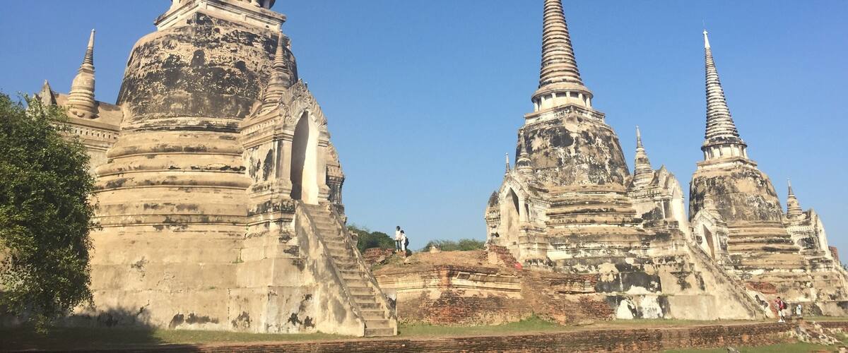 Wat Phra Si Sanpet was situated on the premises of Royal Palace which has been established in the reign of King Ramathibodi I (King U-Thong). In 1448 King Boroma-Tri-Loka-Nat dedicated the site of the palace to the construction of the temple. The important edifices in this temple are the three main stupas containing the ashes of King Boroma-TriLoja-Nat, King Boroma Rachathirat III and the King Ramathibodi II, it was a royal temple of the kingdom of Ayuthaya.