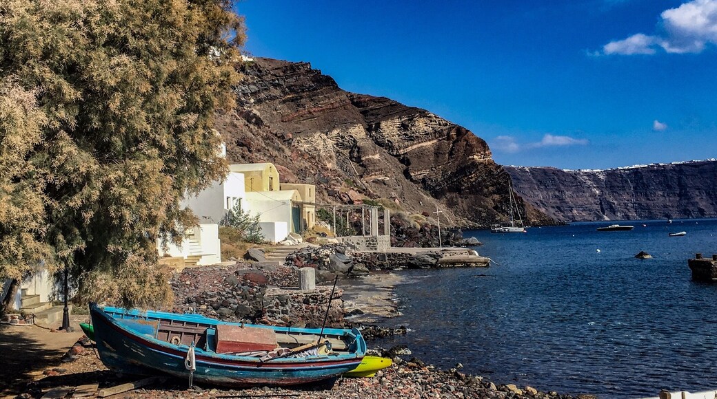 #BVSblue
When I arrived by tour boat after a day of hiking Nea Kameni Volcano. The tour operator gave us the option to disembark in the Port of Oia. If you are not prepared to climb all the way uptown the 500 over steps, then think again. Well, I braved the climb up but before I did I lingered for a bit in the port and snapped this scene.