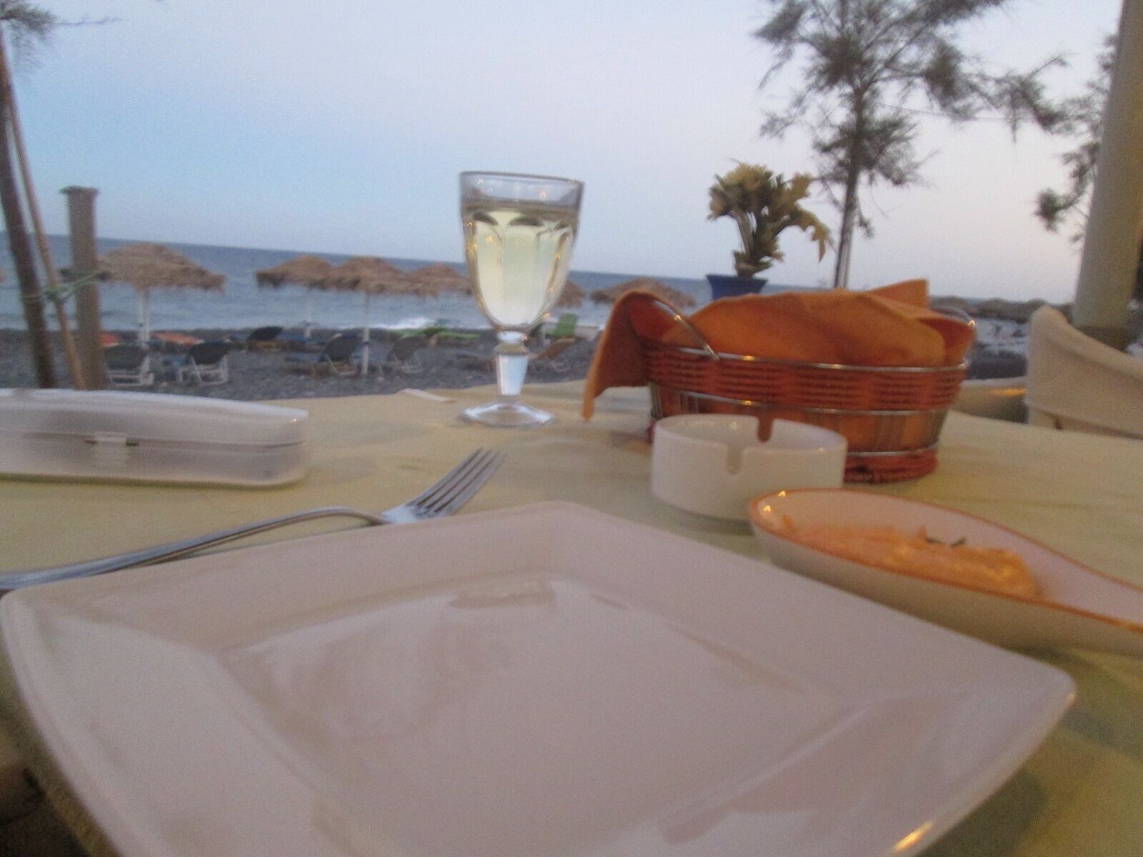 Bets wine, best fresh fish all over the beach.
