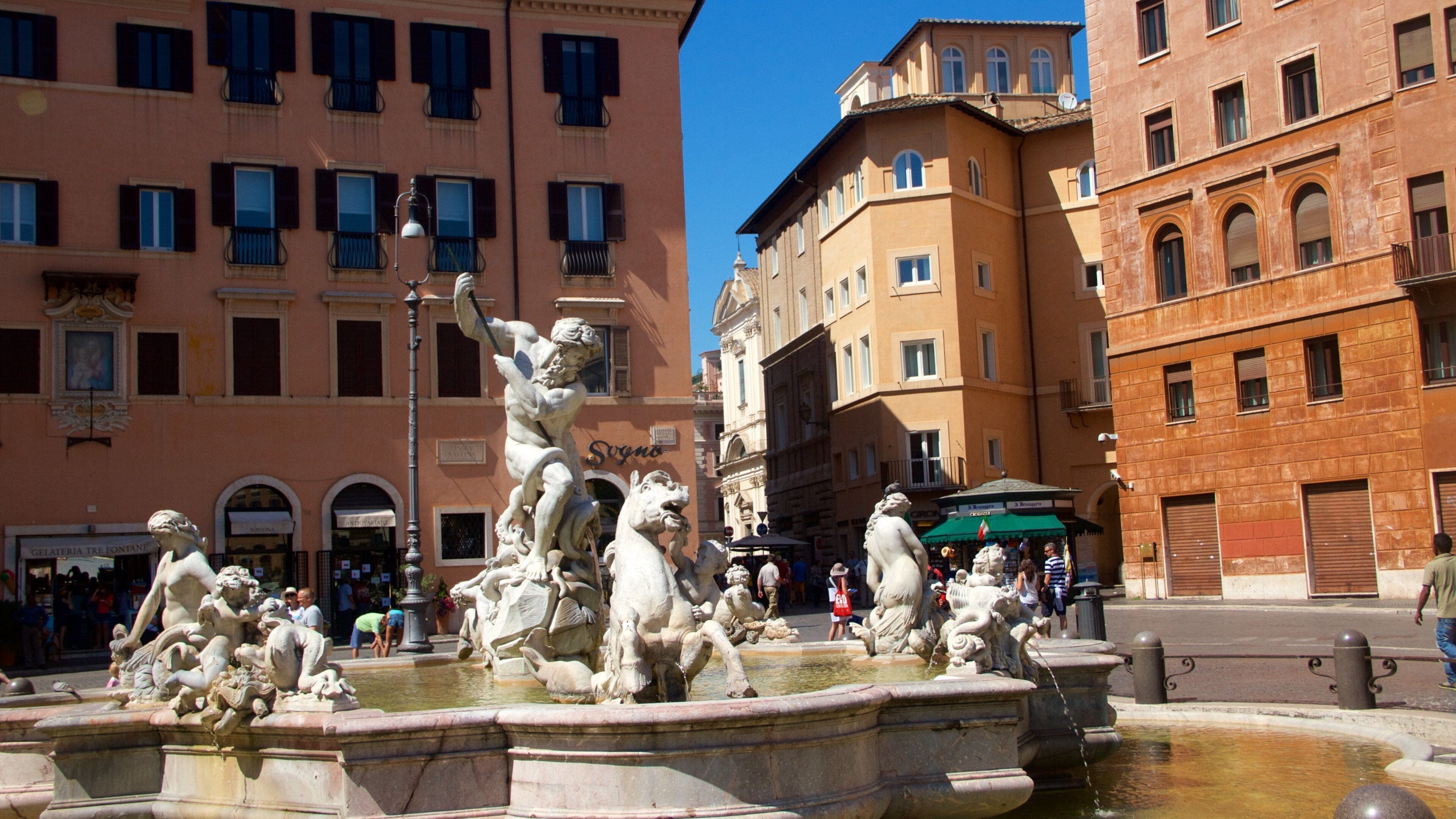 Navona which includes a fountain and a statue or sculpture