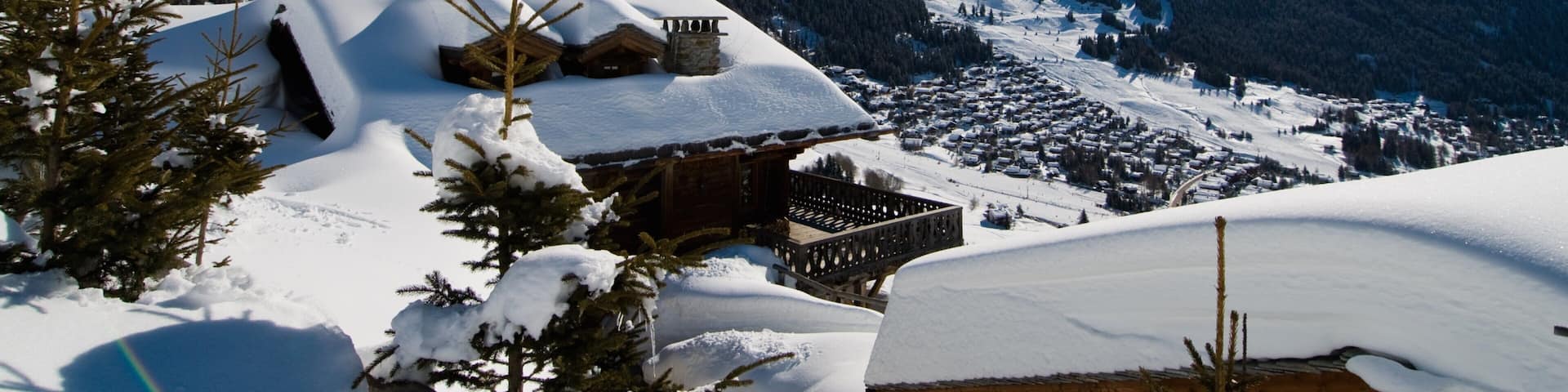 Verbier showing mountains, a house and snow