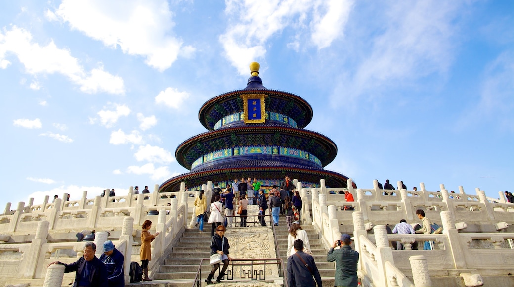Temple of Heaven showing a temple or place of worship, a city and religious elements