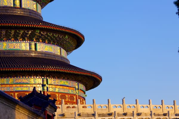 Himlens tempel som inkluderar religiösa aspekter, historisk arkitektur och ett tempel eller plats för dyrkan