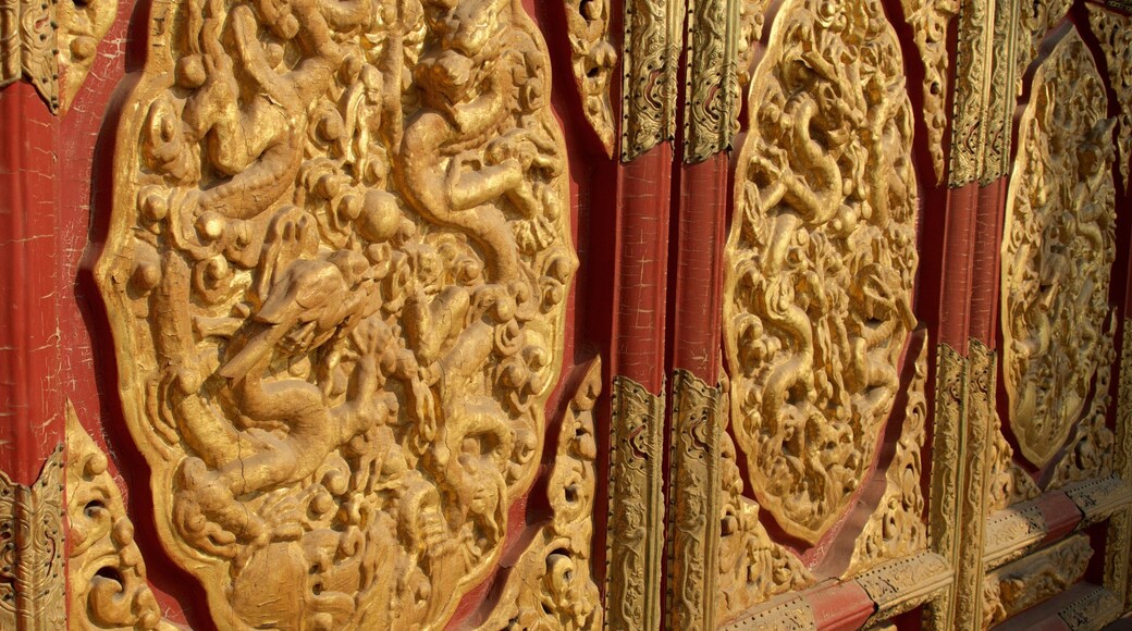 Forbidden City which includes heritage elements