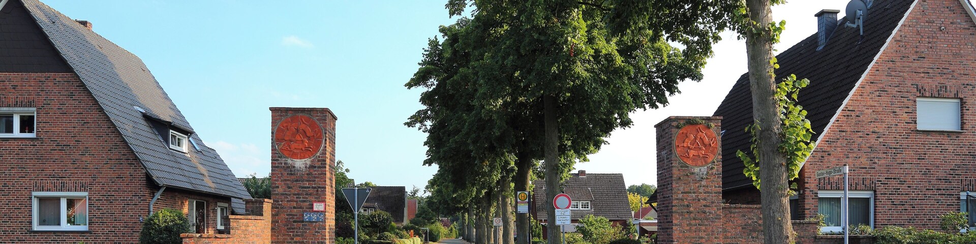 The Three Hares Gate (Dreihasentor) in Ibbenbüren-Schierloh, Kreis Steinfurt, North Rhine-Westphalia, Germany.
