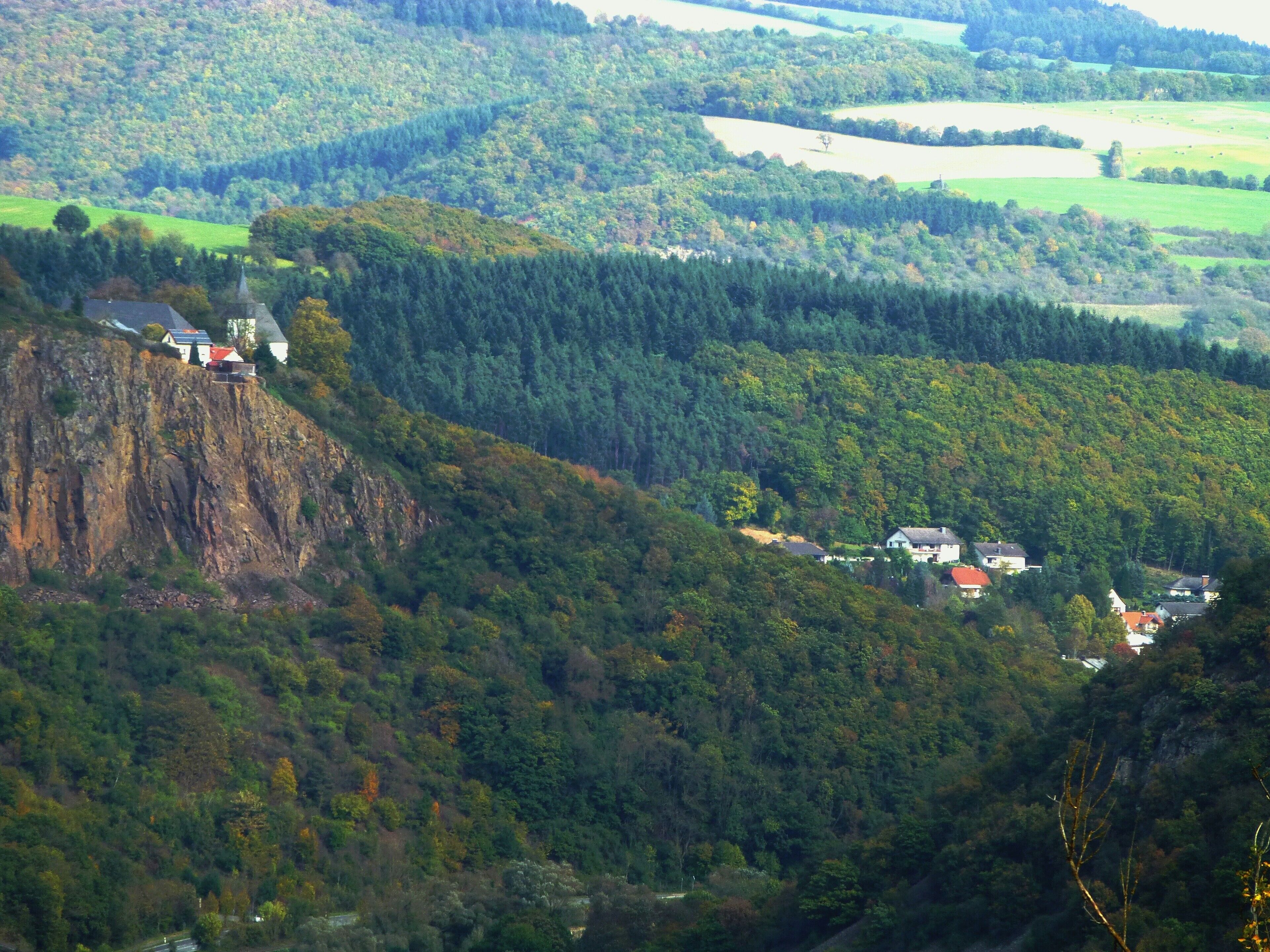 Hochstetten-Dhaun -St. Johannisberg – gesehen von Kirn, „Auf dem Loh“
