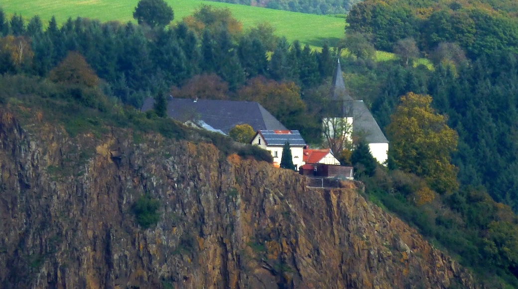 St. Johannisberg – gesehen von Kirn, „Auf dem Loh“