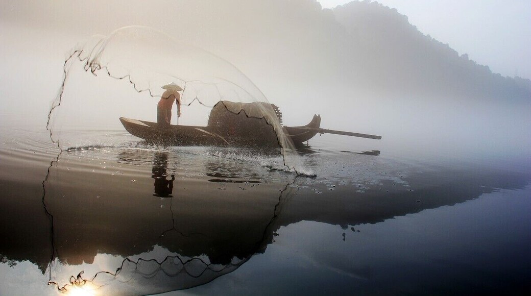 Beautiful #Xiaodongjiang —— The most poetic fog in China.
人间仙境•小东江
https://twitter.com/Beautifulgx