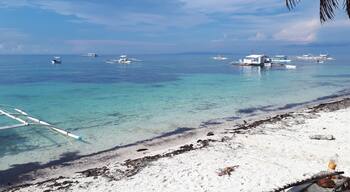 If you are up for island hopping aroung Bohol, this beach is the starting point. ☺