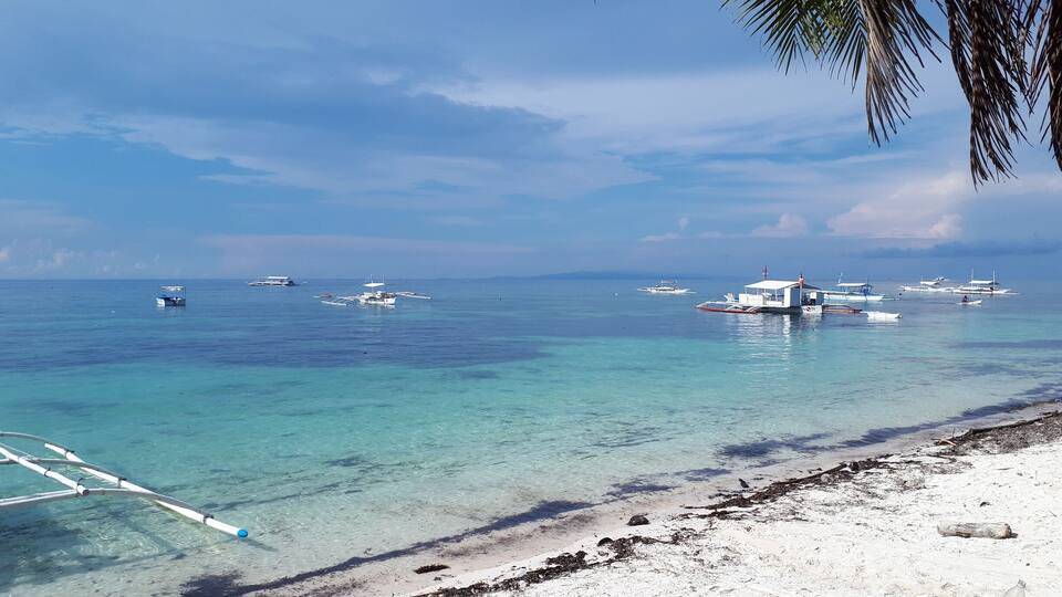 If you are up for island hopping aroung Bohol, this beach is the starting point. ☺