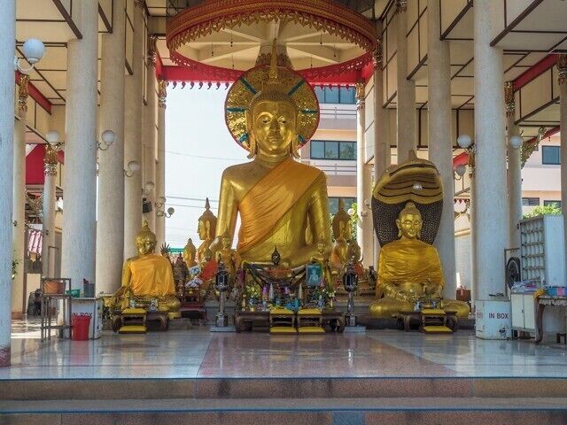 A discovery I made accidentally as I was walking to the Kamphaeng Phet Historical Park. Important for local people as they believe its main Buddha,  Luang Pol Molee, has powers to stop the rain.