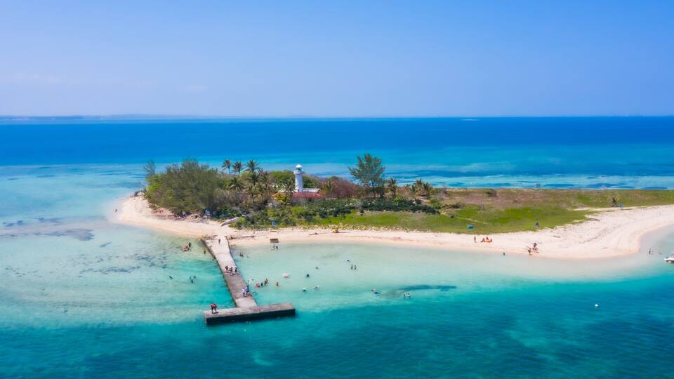 Isla de Enmedio, Veracruz, México. Enclavada en el Golfo de México, se trata de una reserva protegida, por lo que el acceso es limitado.