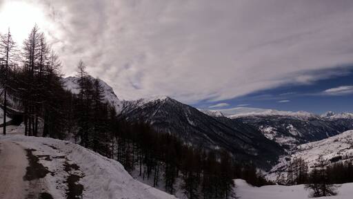 Paysage de Veysonnaz en Suisse et de ses montagnes