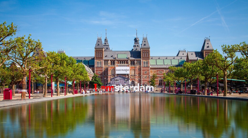 Rijksmuseum showing a city, views and a pond