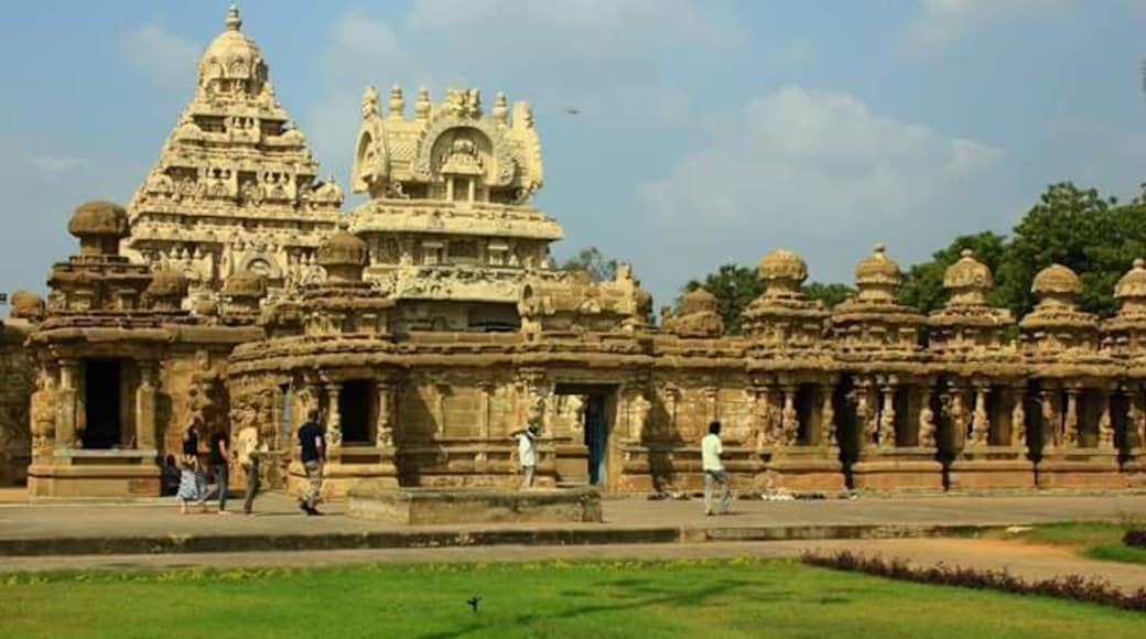 Built in Dravidian architecture during Pallava Dynasty, this temple is one of the oldest structures in the town, built between 685-705 AD.
#architecture #ancient