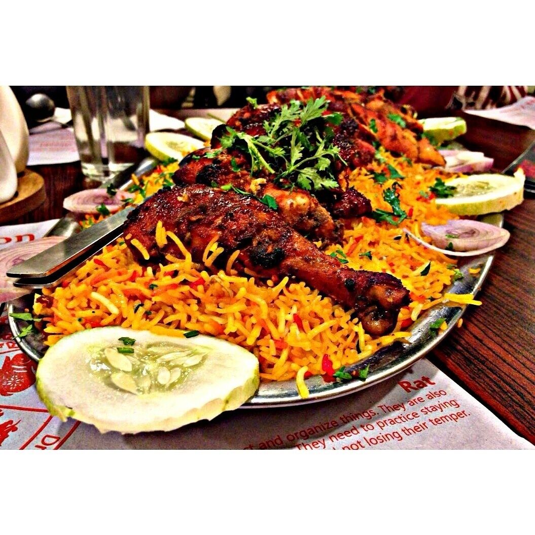 CUPPA RICE.. It's an Arabian dish with layers of flavours, starting with the bottomost layer of thin and well balanced curry. Lies upon it is the rice, which is just good enough to go with the curry and then goes the grilled whole chicken. Beautifully garnished with onion and cucumber. All you need is a fork and knife and just dig in. 
#food #foodie #foodblog #india #foodlover
