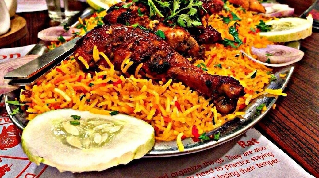 CUPPA RICE.. It's an Arabian dish with layers of flavours, starting with the bottomost layer of thin and well balanced curry. Lies upon it is the rice, which is just good enough to go with the curry and then goes the grilled whole chicken. Beautifully garnished with onion and cucumber. All you need is a fork and knife and just dig in.
#food #foodie #foodblog #india #foodlover