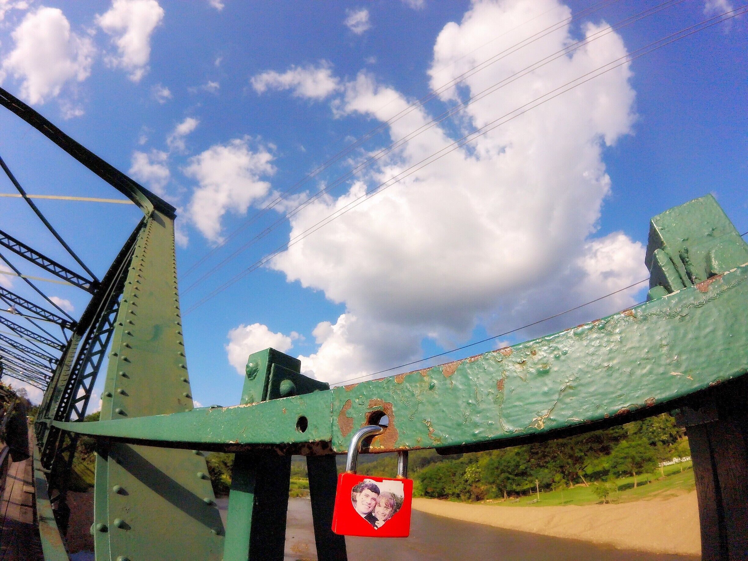 Endless love at Memorial Brigde in Pai (Mae Hong Son province - Thailand)