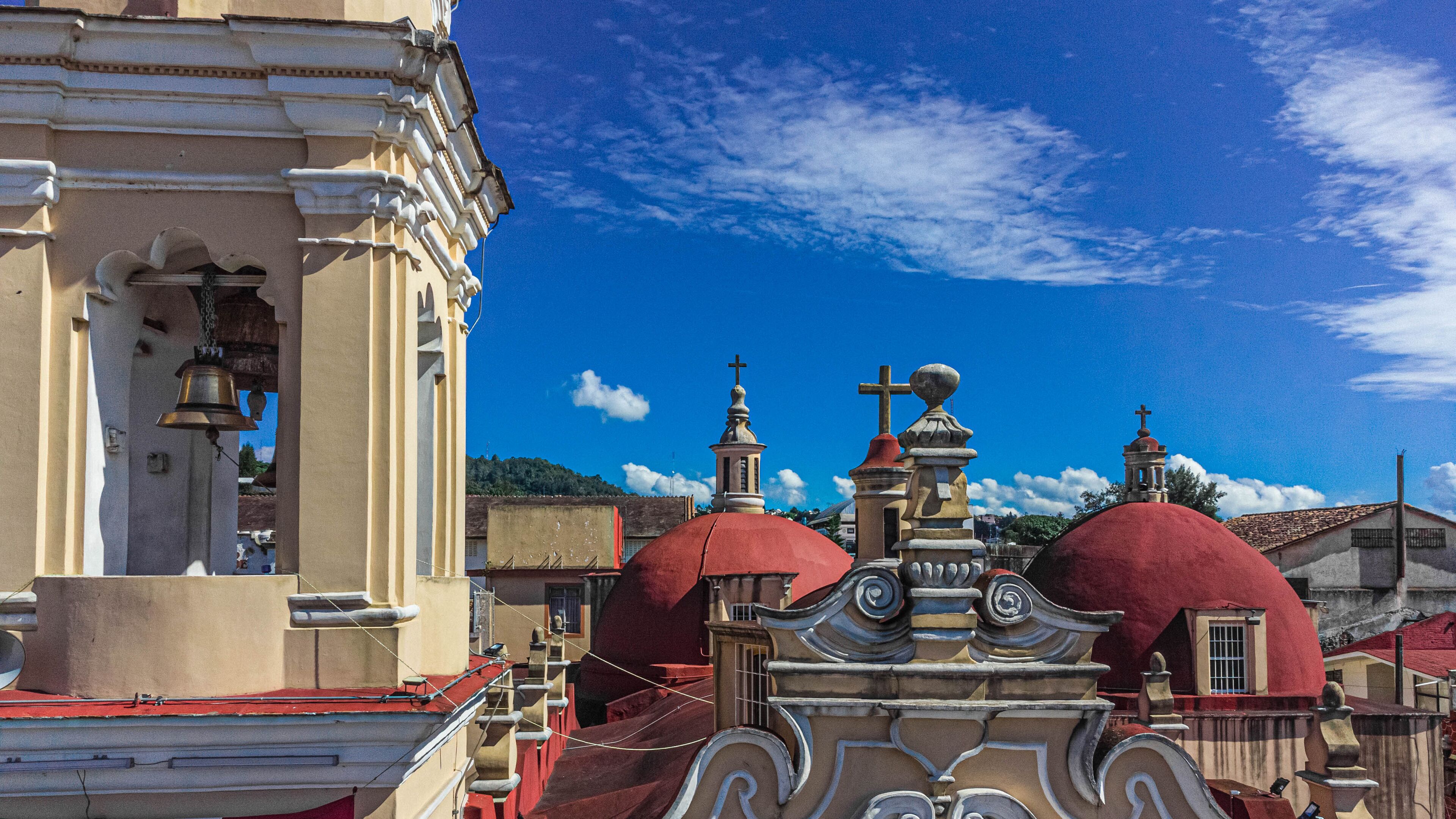Vista aerea de la parroquia de San José, Xalapa, Veracruz, México.  24 de septiembre de 2023
