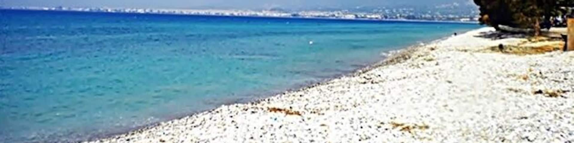 It is a beautiful beach located about five kilometers away from Kalamata. Kato Verga is a settlement built on a slope above the sea, from where visitors can enjoy views of the Messinian Gulf. You can also visit the traditional village of Ano Verga, where some Byzantine churches are preserved.