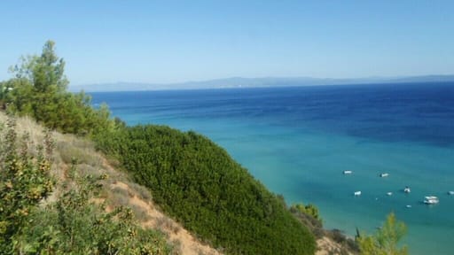 Afitos or Athitos is a traditional village in Kassandra Halkidiki which is located 83 km away from Thessaloniki. It has an amazing view of Toroneos gulf as the village is built on a hill above the coast. Most houses are built of stone with an excellent architecture. Small squares, cobbled streets and traditional taverns create a beautiful scenery totally harmonized with the natural landscape