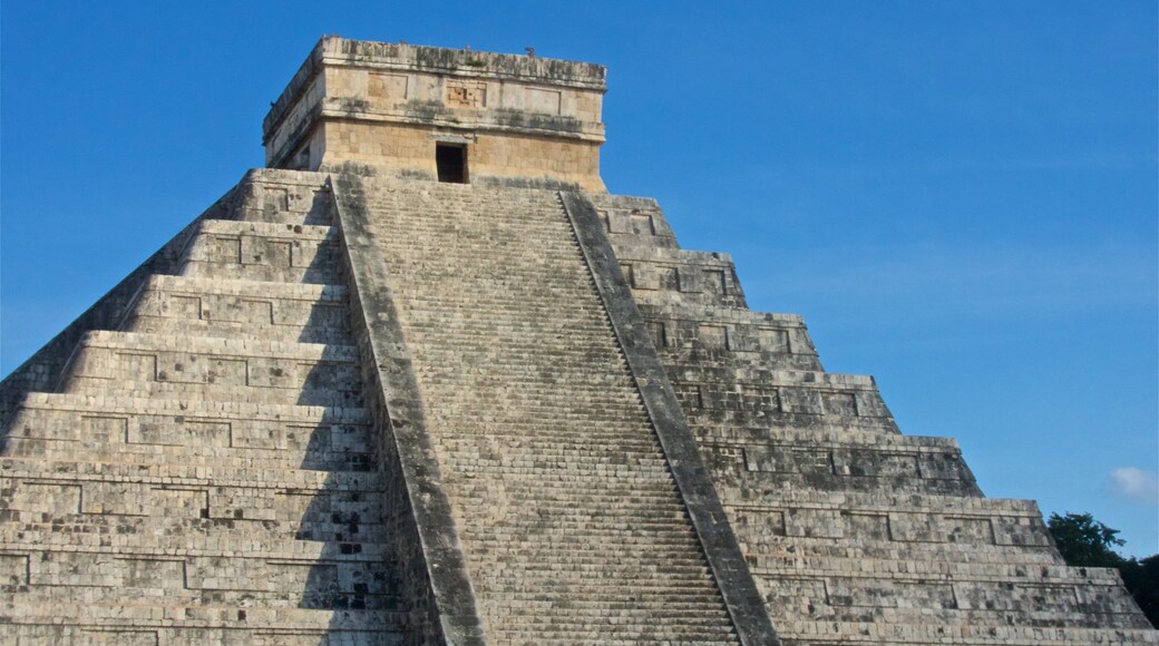 Chichen Itza showing heritage architecture