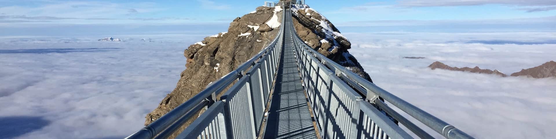 Les Diablerets joka esittää riippusilta tai puutie