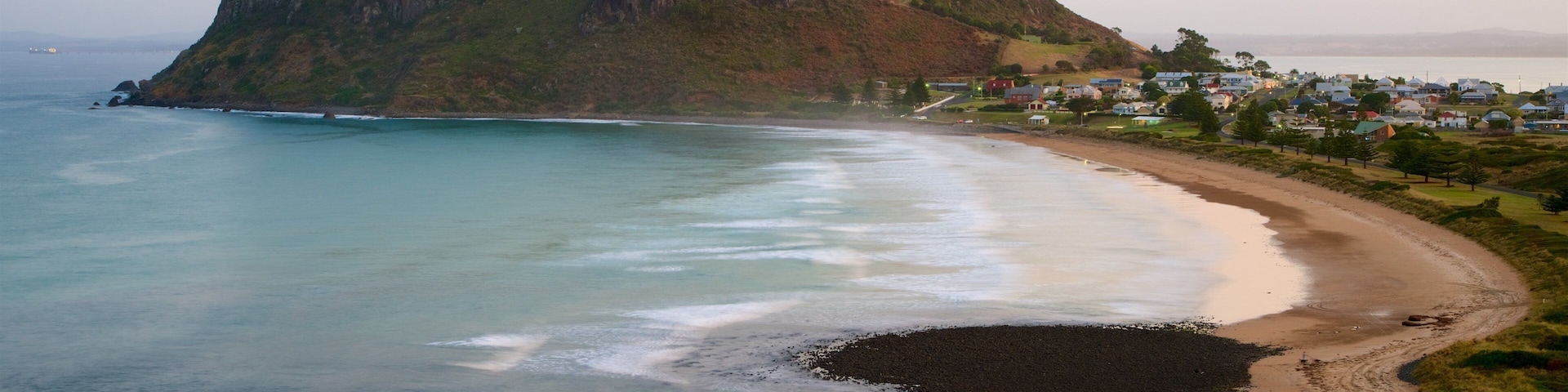 Tasmania mostrando vista general a la costa, montañas y vista panorámica