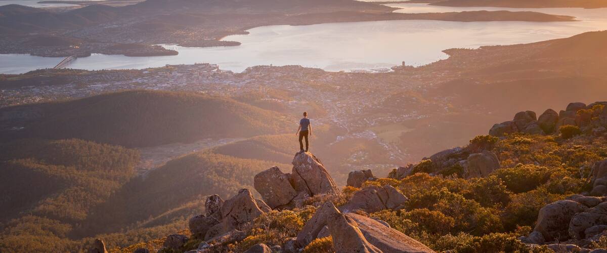 Hobart qui includes panoramas, scènes tranquilles et rivière ou ruisseau