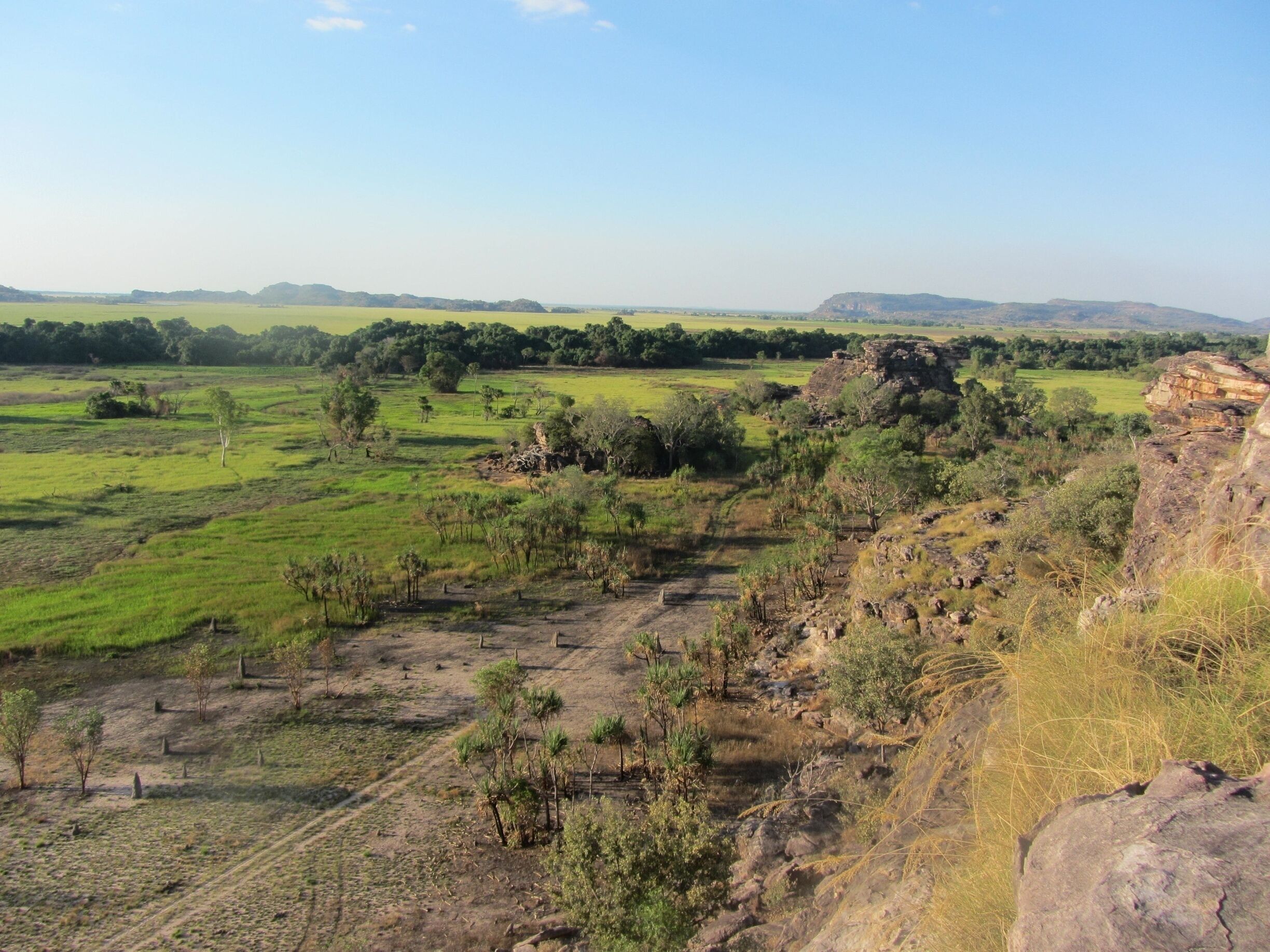 watching the sun set from the top of Ubirr Rock was absolutely stunning! 