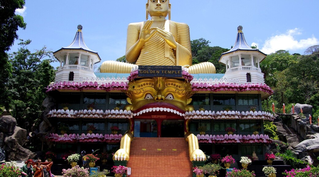 Dambulla Cave Temple , Sri Lanka
This is Golden Buddha and museum near the entrance.