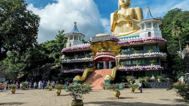 The Golden Buddha Statue in Dambulla is one of the major tourist attractions of the country. It is worth to have a look in and around the sites of Dambulla to have a close exposure to the Sri Lankan culture.