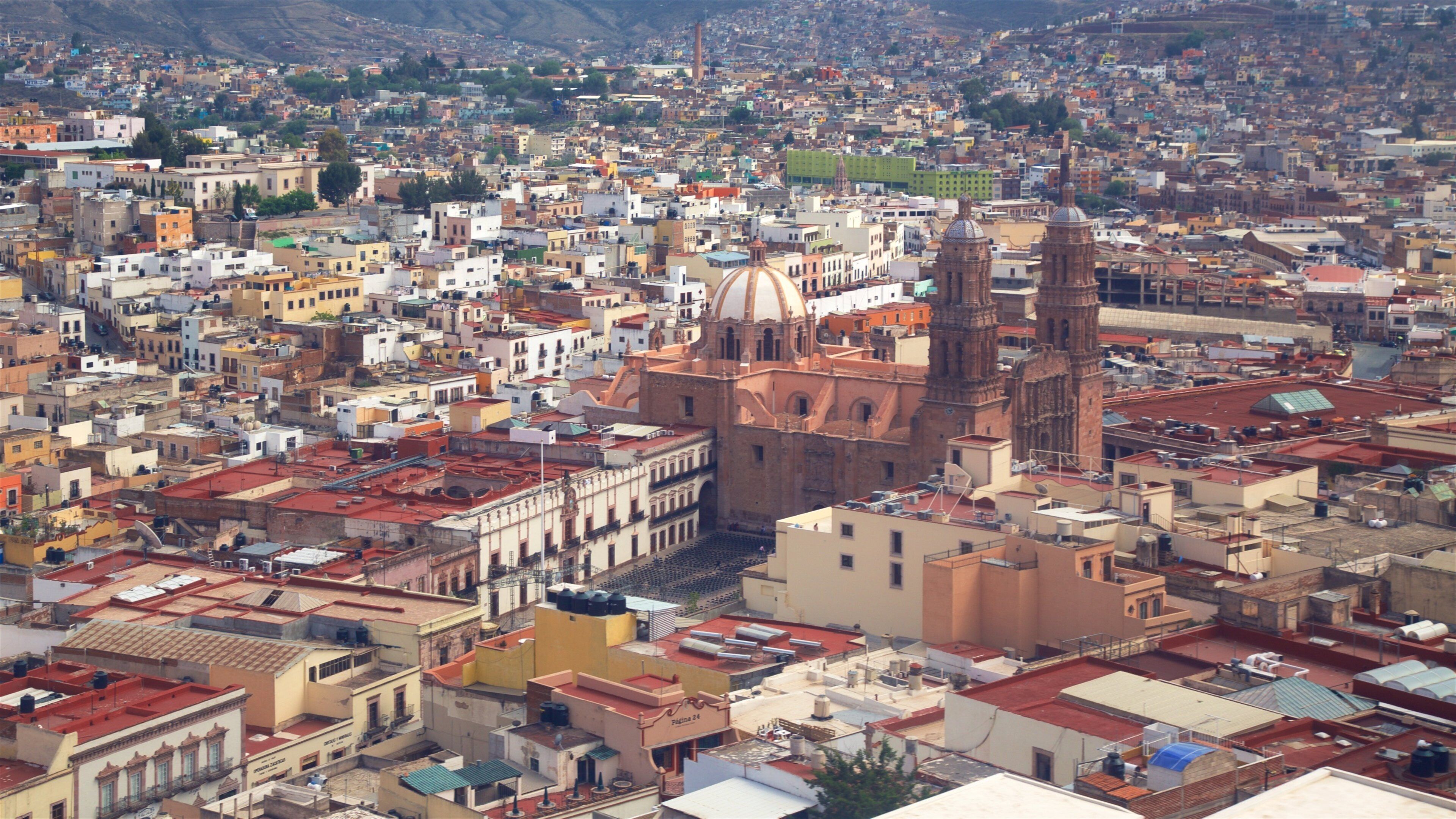 Zacatecas ofreciendo una ciudad, patrimonio de arquitectura y vistas de paisajes