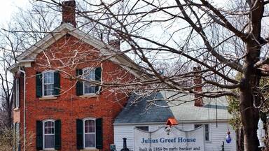 The Greef house is just one of many houses in the small town where you can read the history of who built the house and also who lives there now. The town in just a small collection a few historic houses. It has a small all local made art shop and grocery where almost everything is made locally.