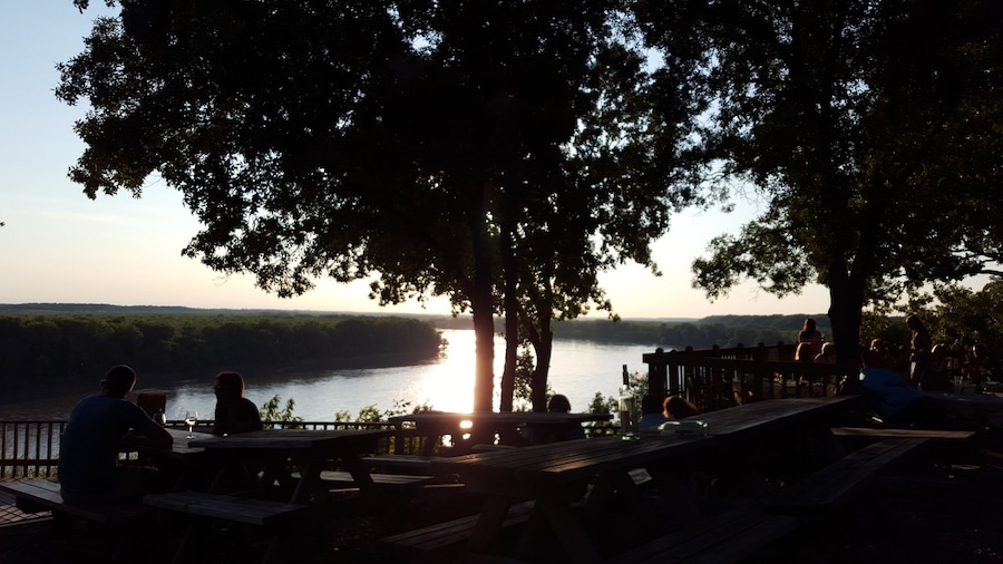A beautiful view from a beautiful winery. Best way to see the Missouri River in all of it's glory.