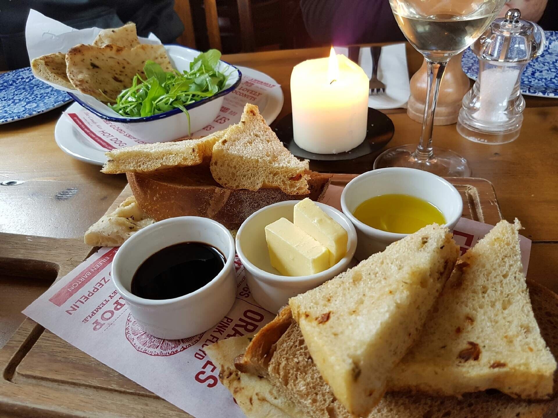 #pregamelunch #FoodieFinds a great pub, great food and great choice of wines 