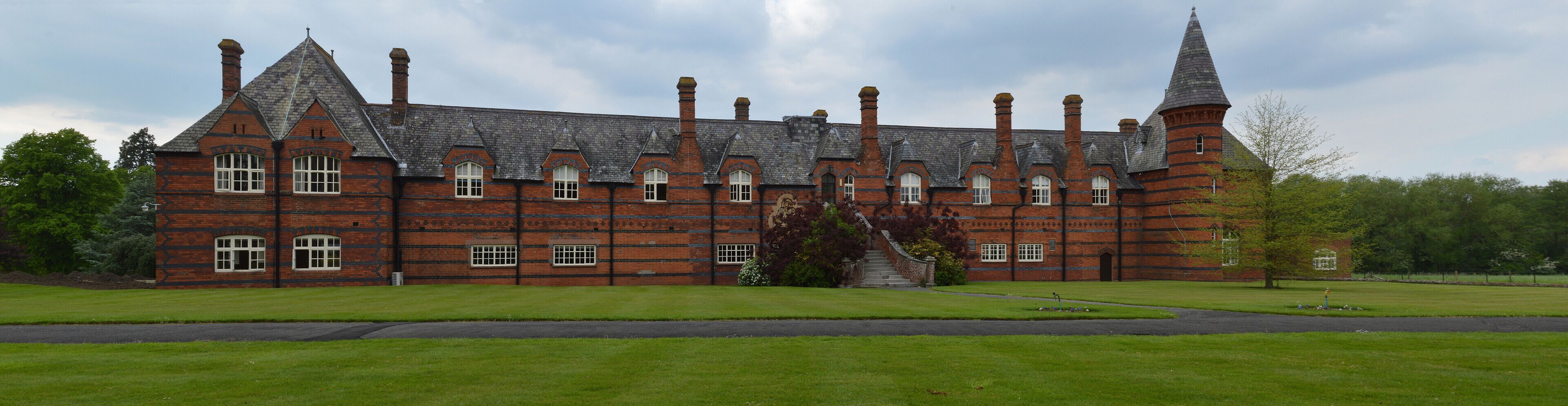 Elvetham Hall Stables, Hartley Wintney