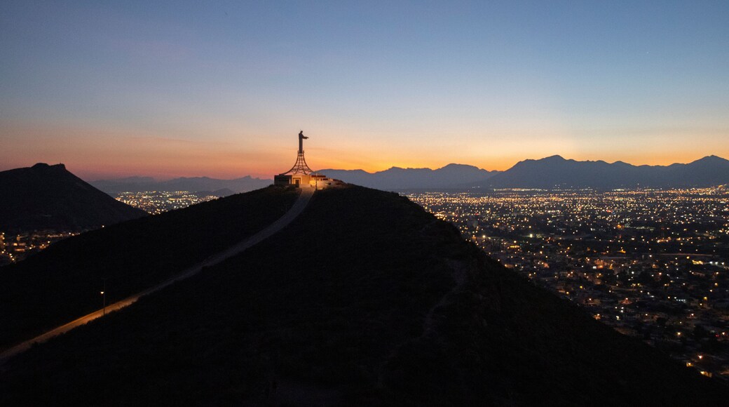 Sunrise at Cerro de las Galeras in Saltillo.