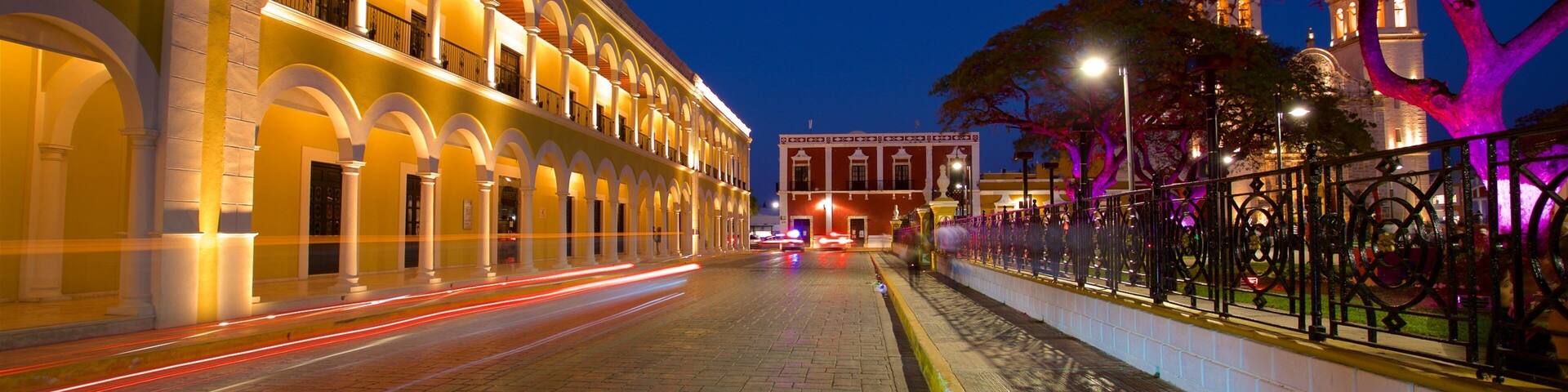 Campeche presenterar en park och nattliv
