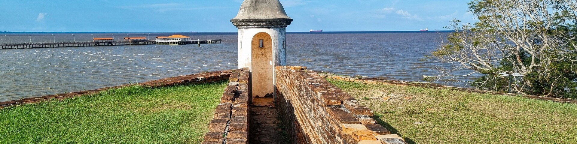 Fortaleza de São José de Macapá e rio Amazonas