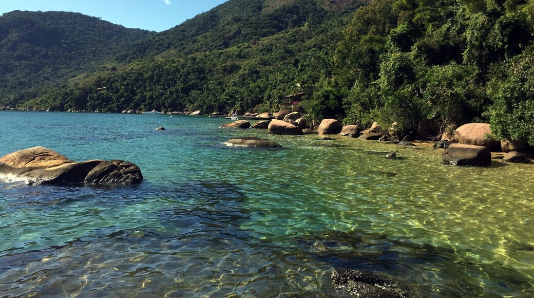 Praia Saco do Mamangua beach. One of the clearest and most serene beaches we visited in Paraty. #waterlust