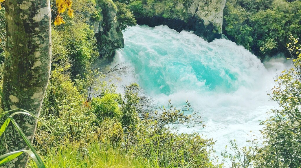 Lake Taupo was one of my favourite spots to visit on my two week solo camper van trip in 2016. Loved the waterfalls....