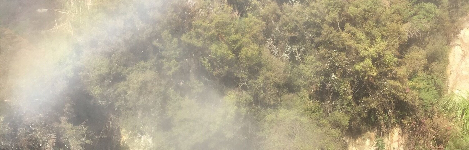 Hiking this beautiful tropical thermal valley was like stepping back into time. I caught this beautiful rainbow in the steam escaping "The Witches Brew" while hiking thru the park. A great time! #hiking