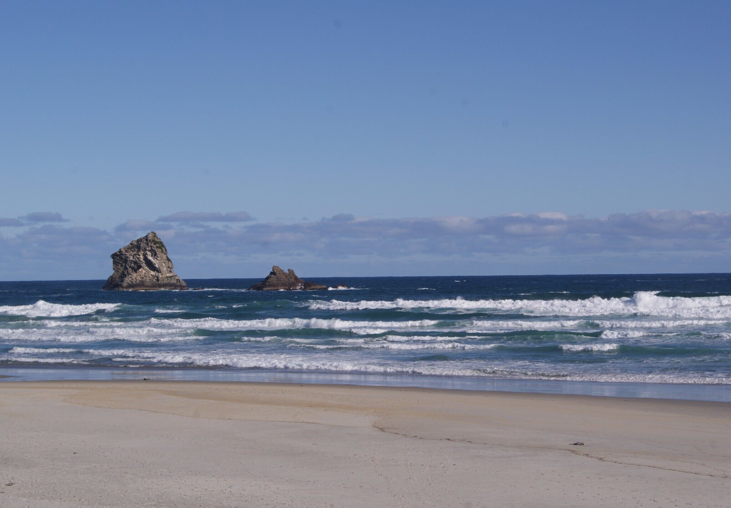 Sandfly Bay, South Island, New Zealand

Amazing wild coast of New Zealand at its best #blue #southisland