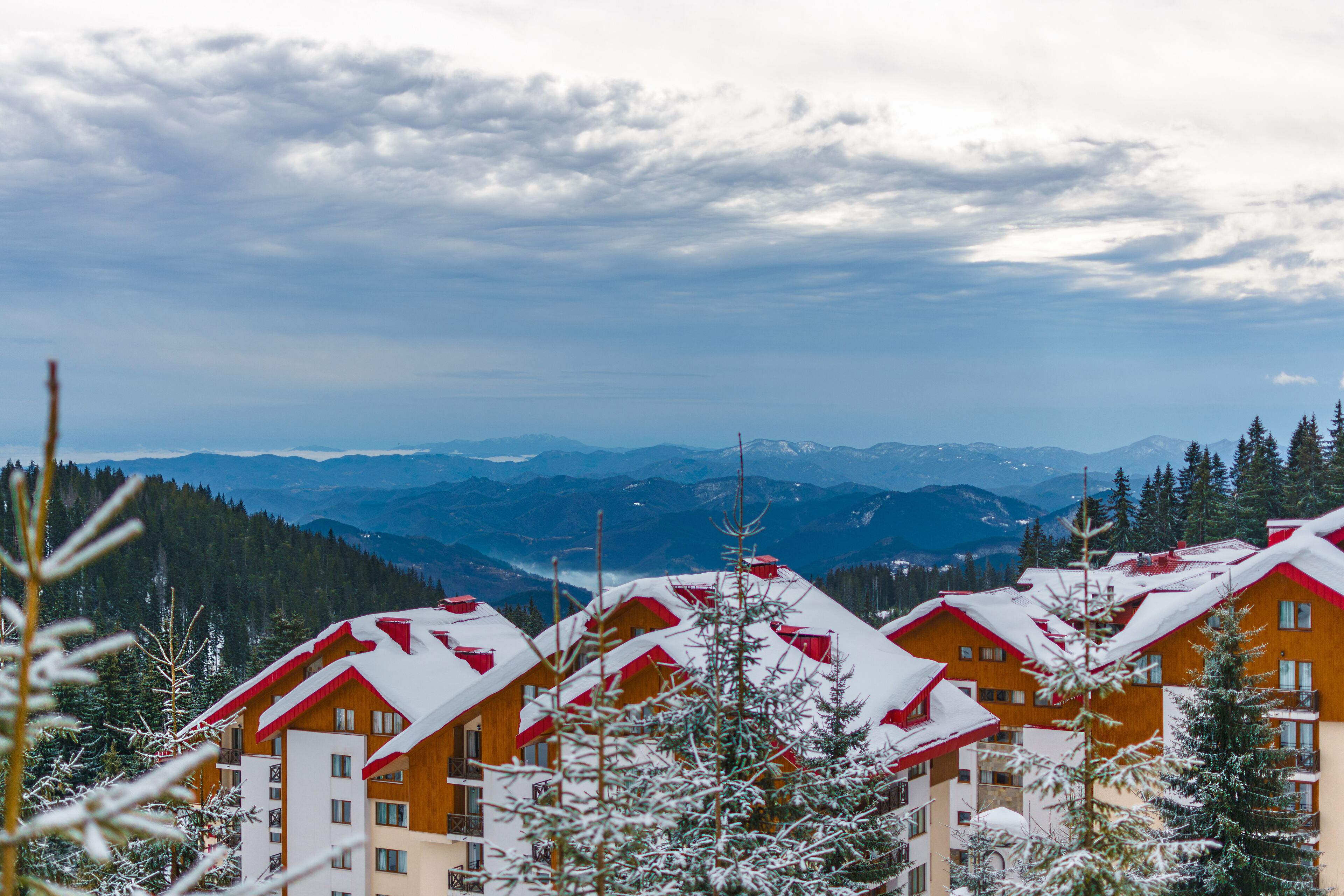 For this kind of views I forget I am a summer person.... for a moment !