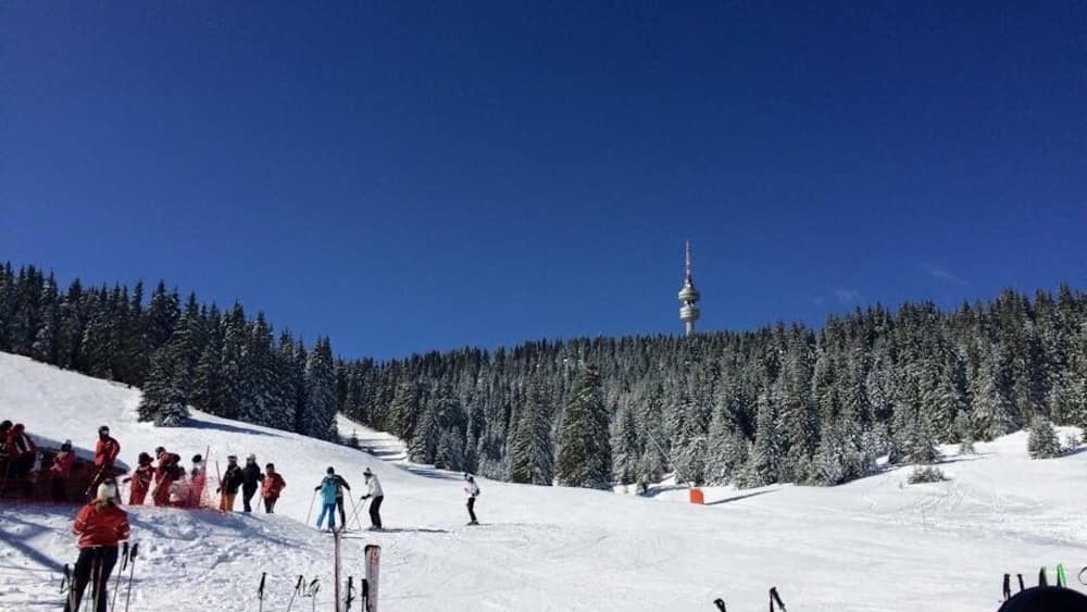 Learn to ski without breaking the bank, plus beautiful scenery, food and friendly people.