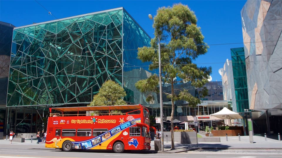 Federation Square showing a city, modern architecture and street scenes